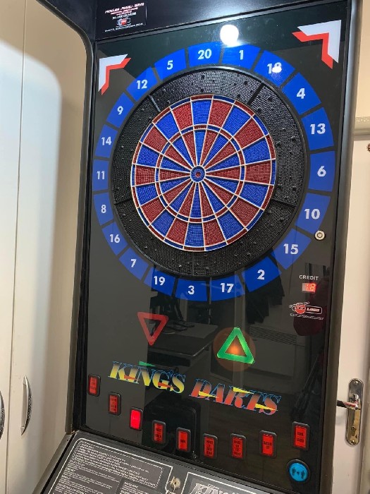 Plexisklo dveří Kings Darts 1