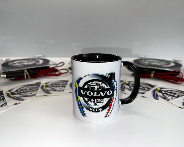 Hrnek bílý FUNNY s černým vnitřkem a uchem 330 ml + logo Volvo FH CZ Klub
