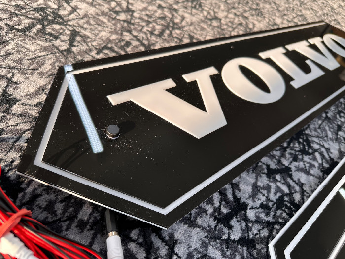 Světelné led logo do vozidla Volvo
